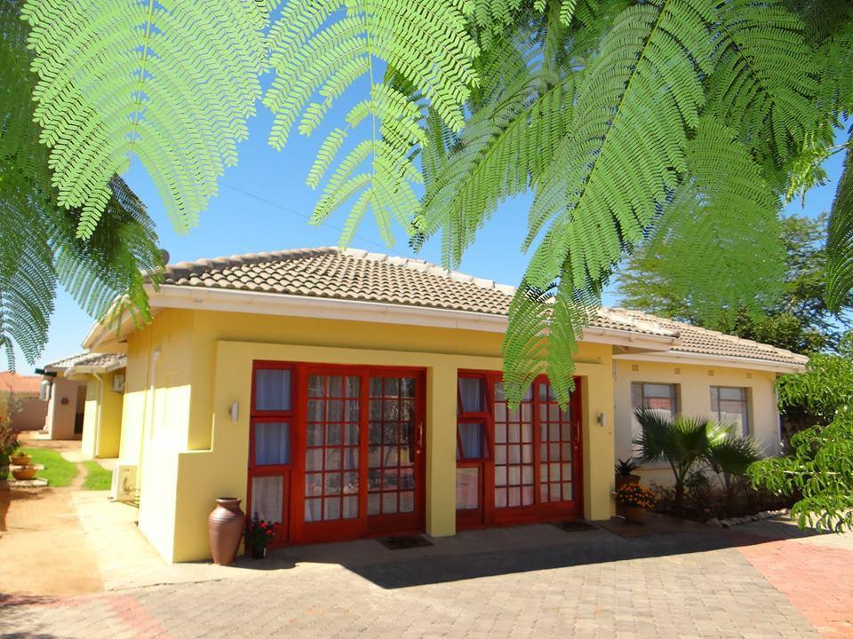 Sunflower Court Bed And Breakfast Габороне Экстерьер фото